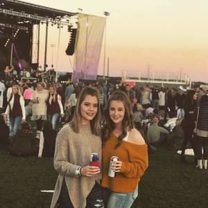 Meet your Posher, Lizzie